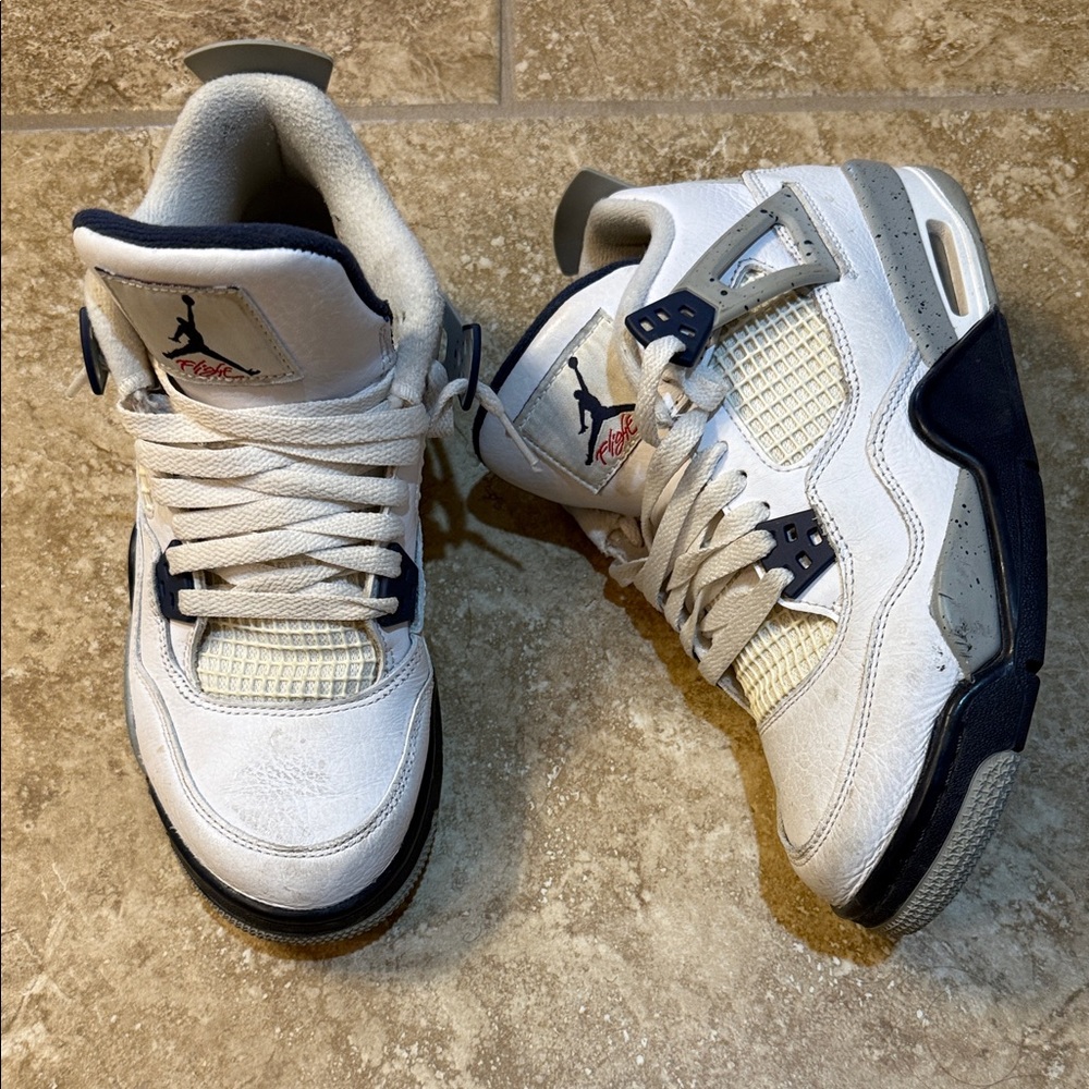 Nike Air Jordan 4